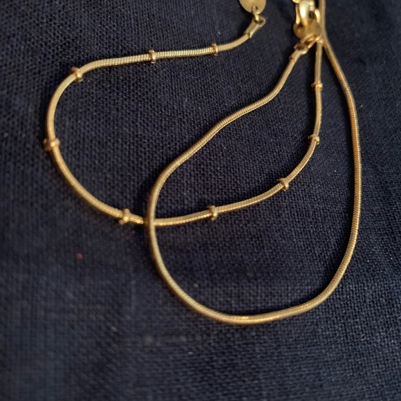 📦 MOVING SALE 🚛 
set of 2 minimal anklets ⚱️ - Picture 4 of 5